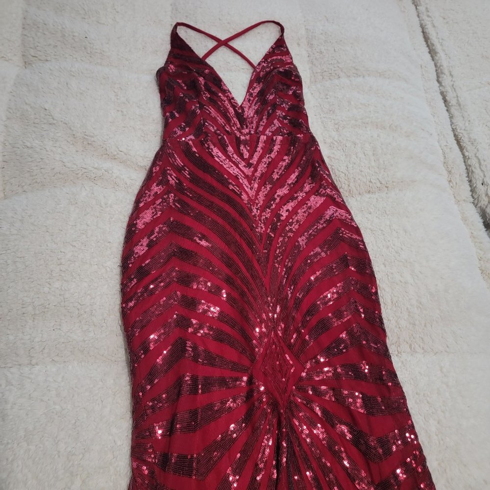 ALAMOUR THE LABEL JUSTINA FLOOR LENGTH GOWN IN BURGUNDY S